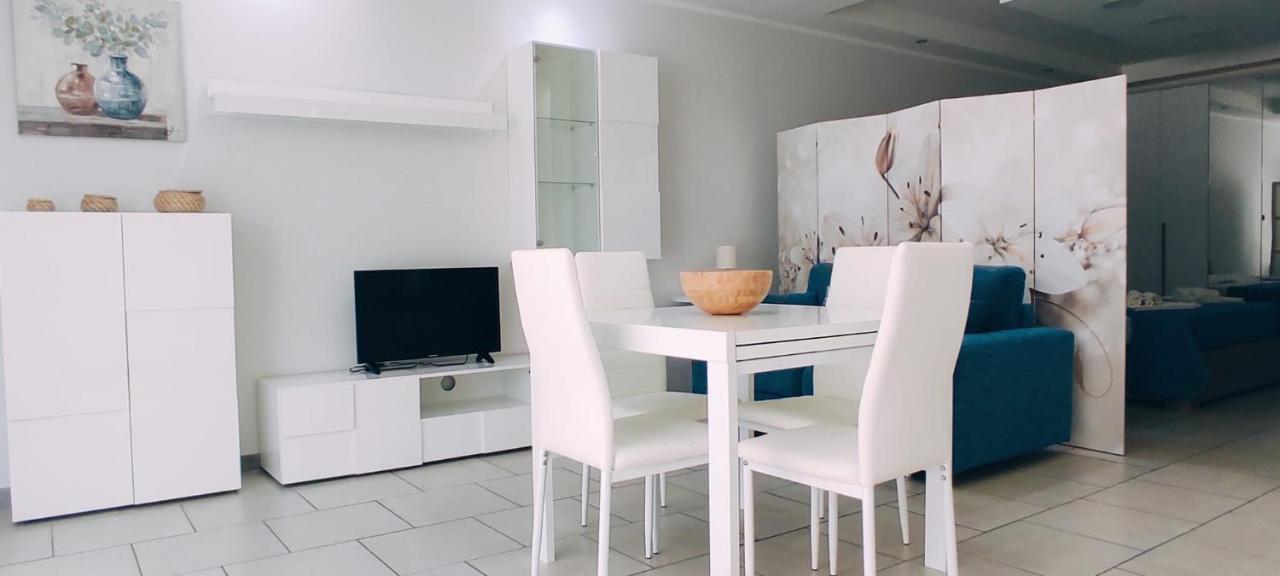 Nino'S Apartments Джардини Наксос Екстериор снимка