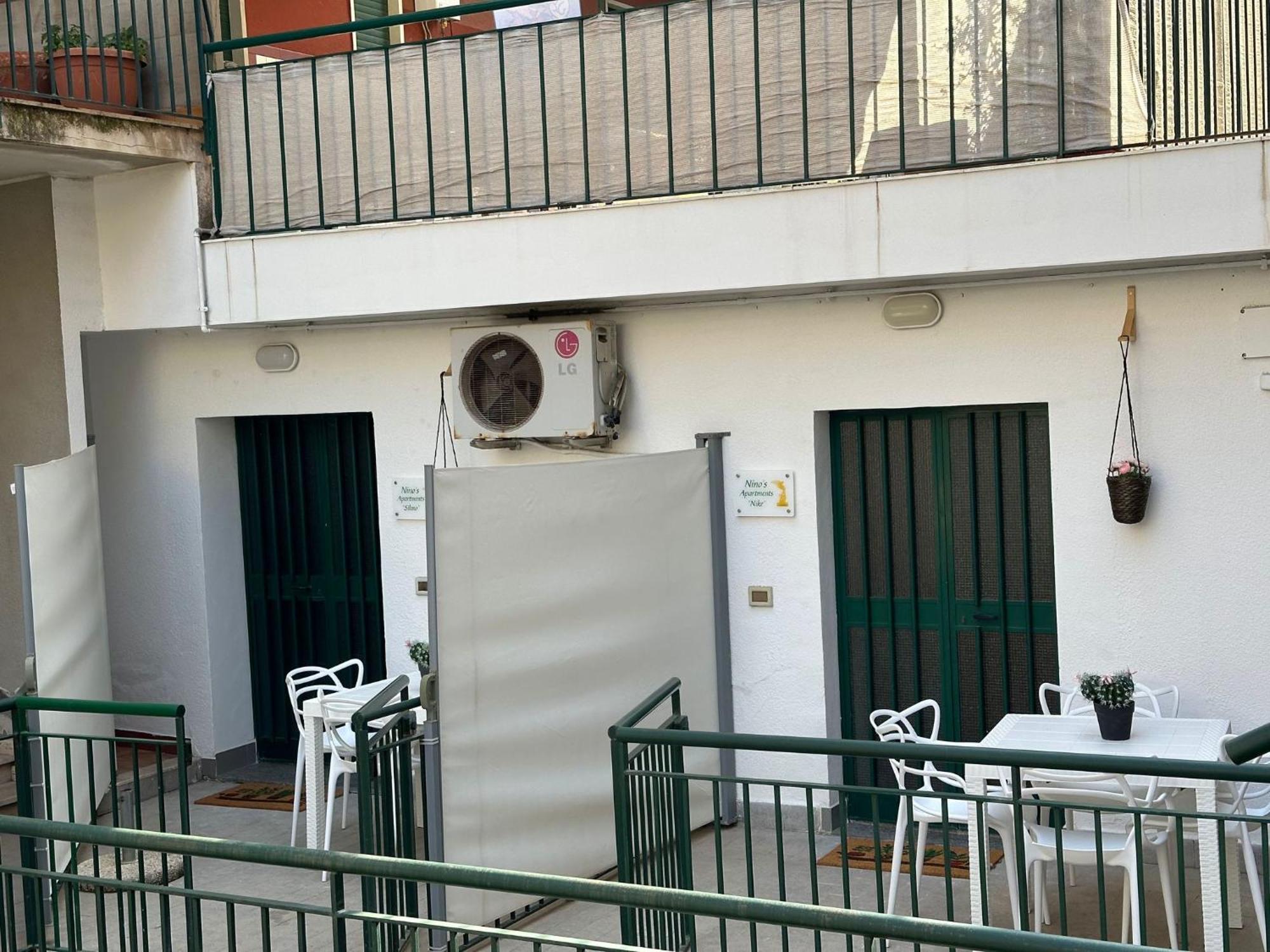 Nino'S Apartments Джардини Наксос Екстериор снимка