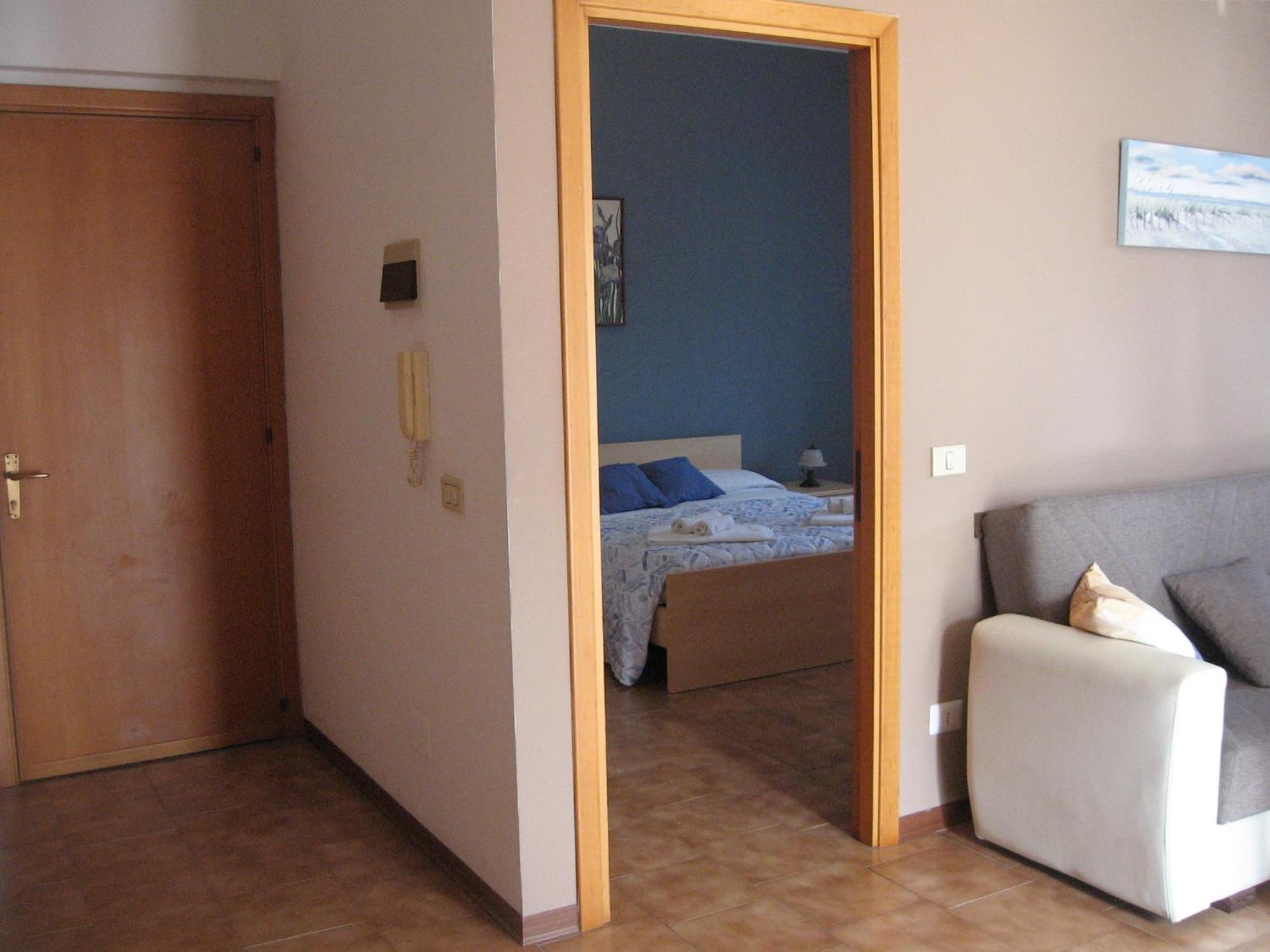 Nino'S Apartments Джардини Наксос Екстериор снимка