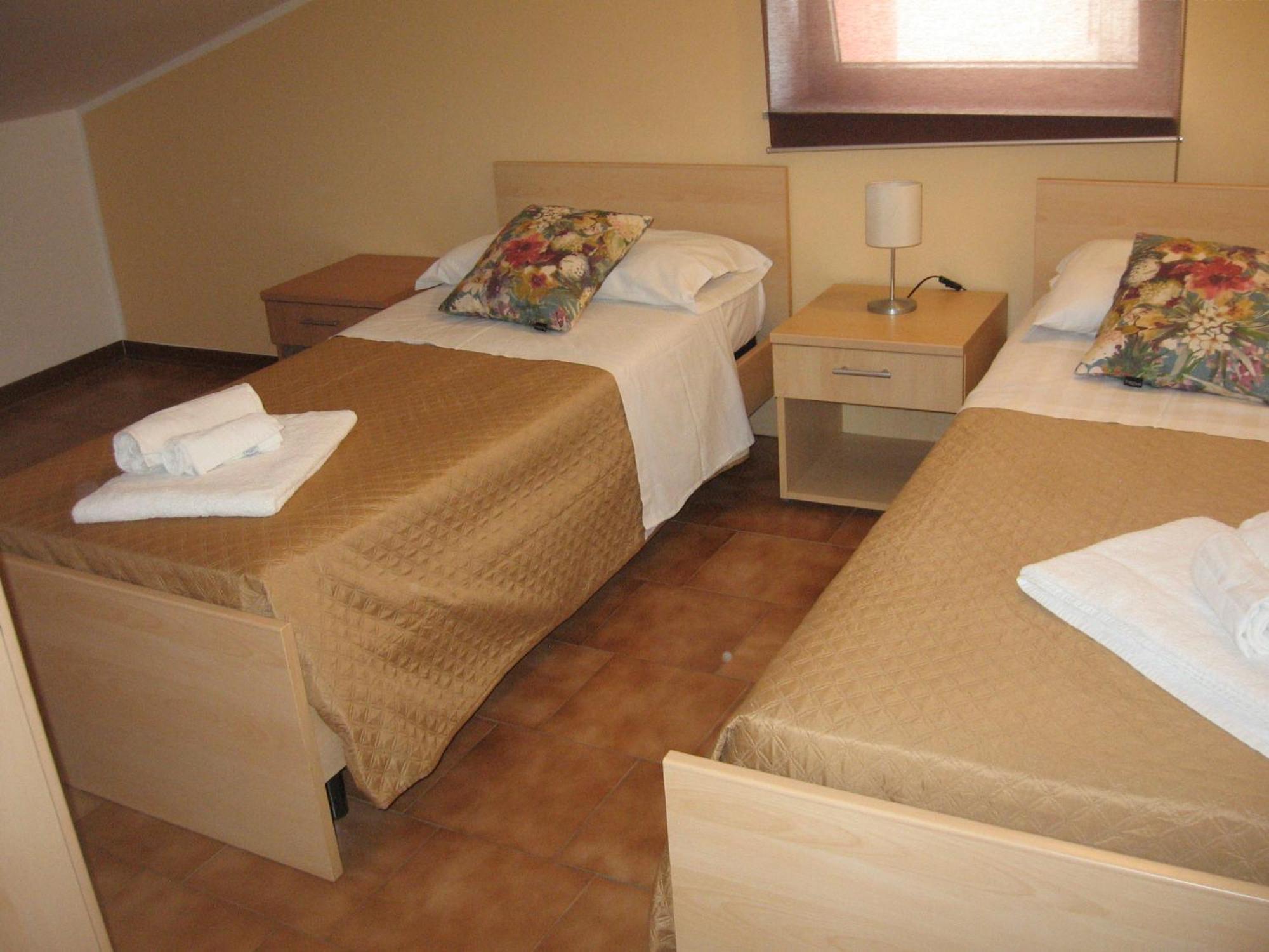 Nino'S Apartments Джардини Наксос Екстериор снимка